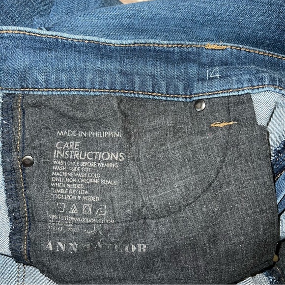 EUC blue jeans size 14 straight cut - Picture 5 of 6